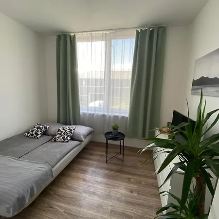 아파트 Rovao Apartment, 1-2 Guests, Free Parking & Wifi, 30min From Downtown